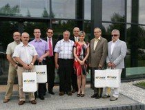 Laureaci konkursu na najbardziej efektywną energetycznie gminę w Polsce odwiedzili nowo zmodernizowaną siedzibę Isover